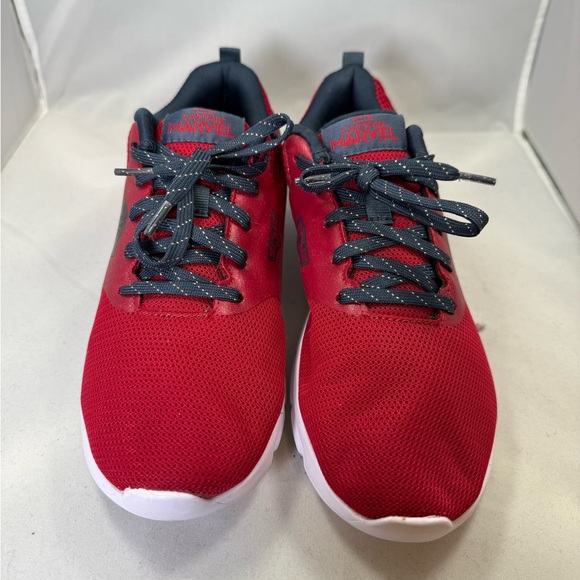 Captain Marvel shoes Size 4 in good condition only worn a few times - Picture 3 of 10